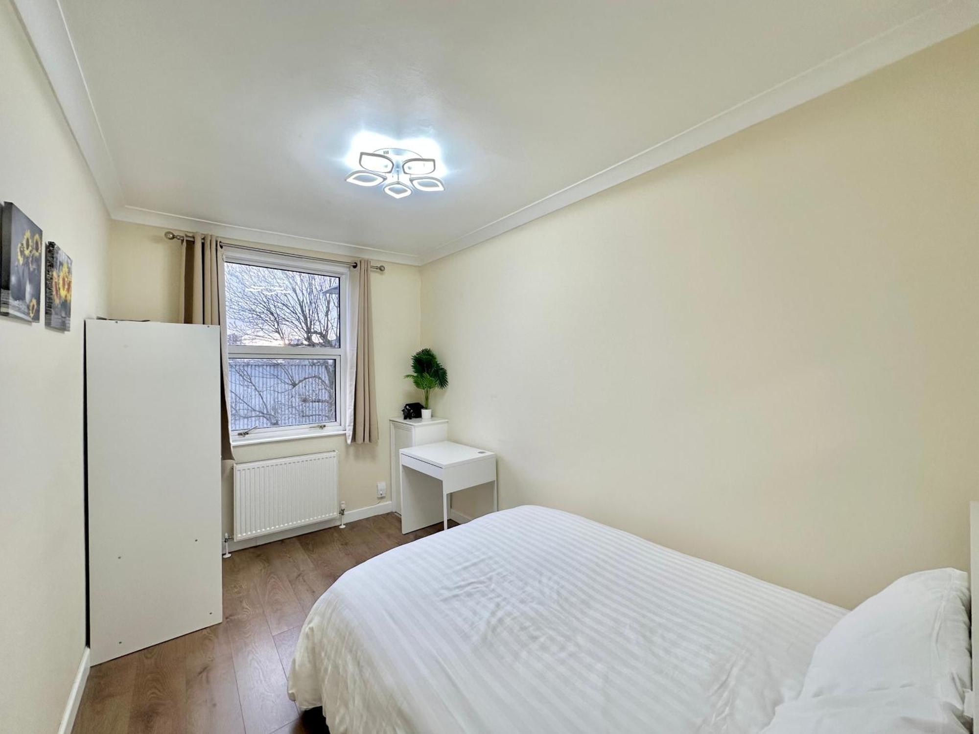 The Euston Guest House-64 Лондон Екстериор снимка